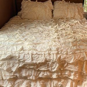 Junk Gypsy Rockin Ruffle Full/Queen Comforter